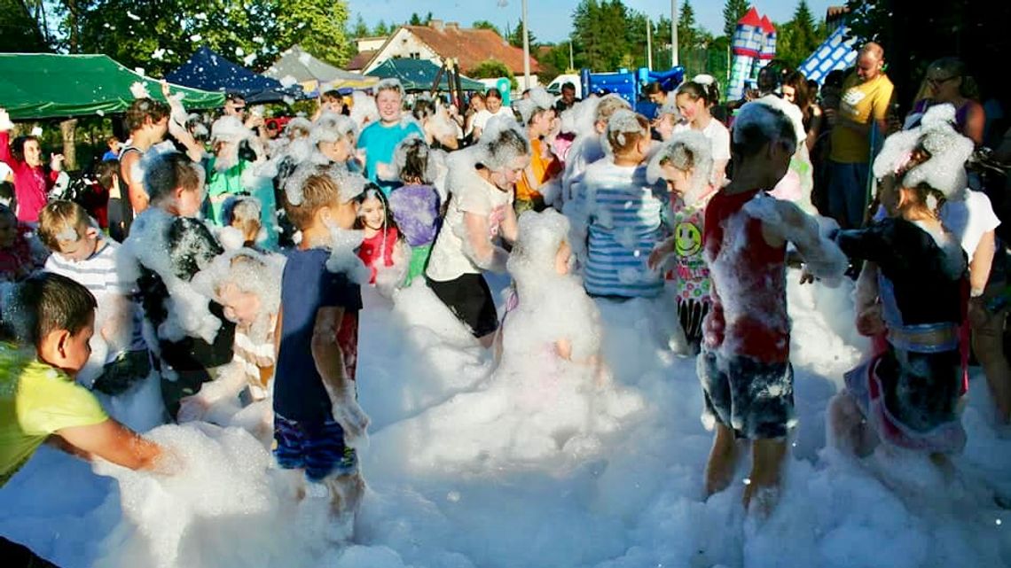 Festyn rodzinny i piknik mundurowy. Cyrkowcy, piana i mnóstwo zabawy