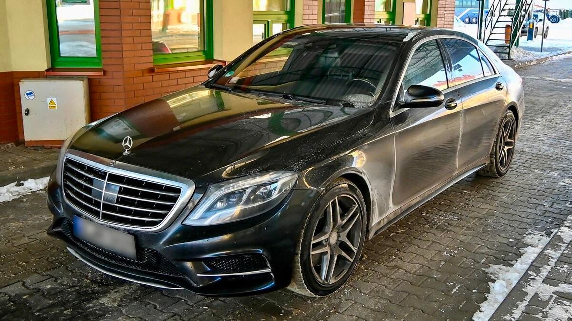 Kradziony Mercedes zatrzymany na granicy w Grzechotkach
