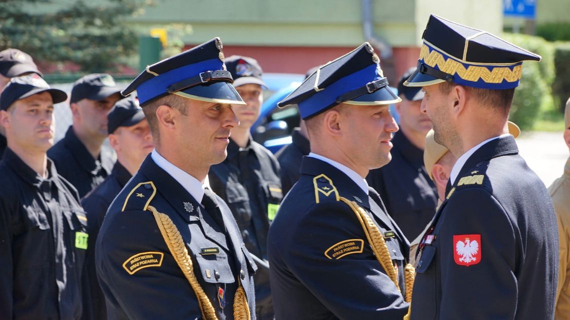 Nadbrygadier wyróżnił strażaków. Medale i awanse