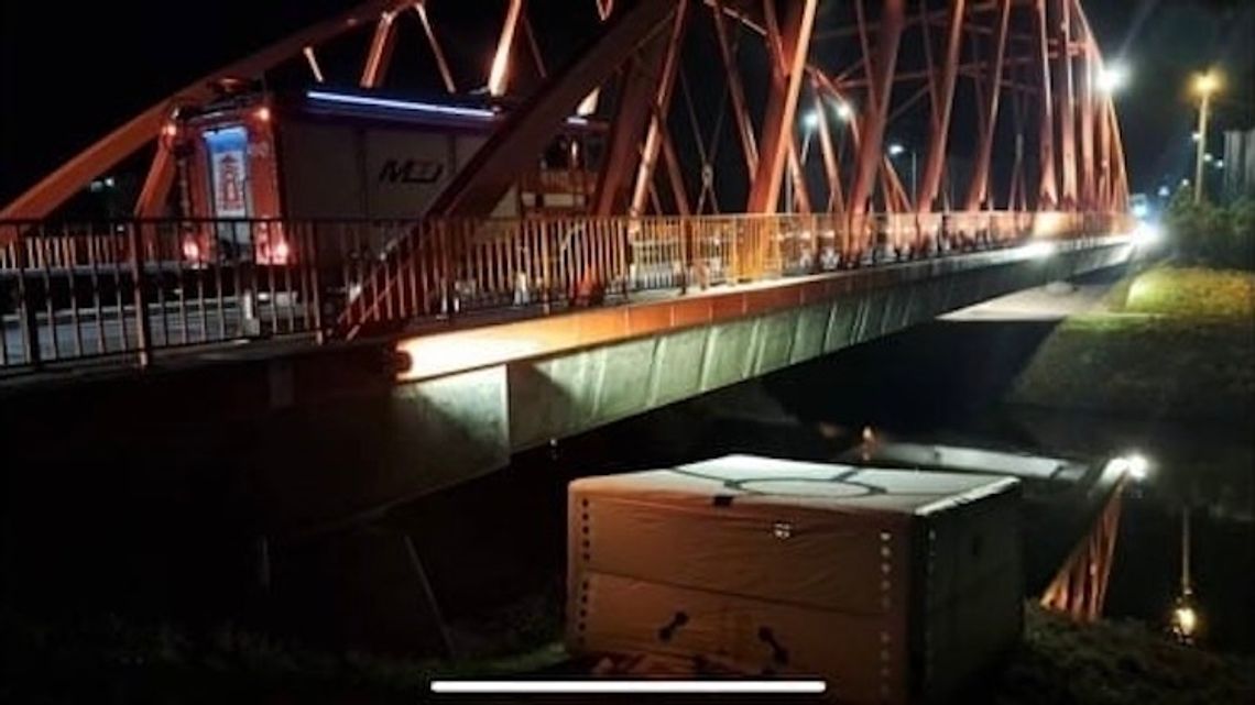 Niedoszły samobójca chciał skoczyć z mostu