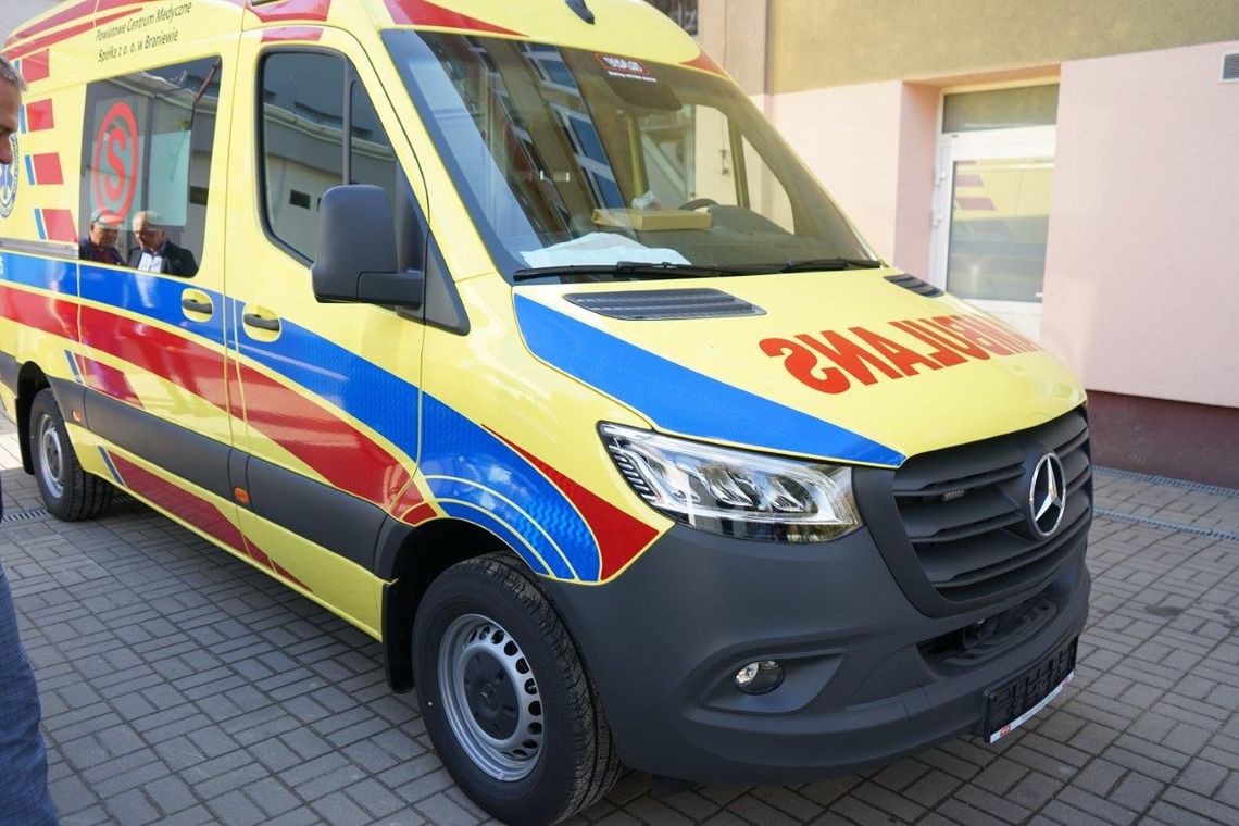 Nowy ambulans w braniewskim szpitalu