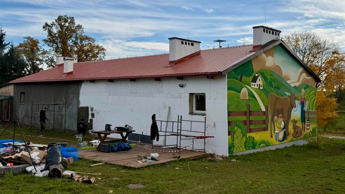 Nowy dach i elewacja. Zmiany w świetlicy w Żugieniach