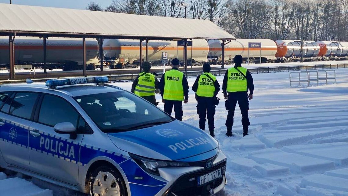 Operacja „TOR” w Braniewie. Mundurowi chronią infrastrukturę kolejową Operacja „TOR” w Braniewie. Mundurowi chronią infrastrukturę kolejową