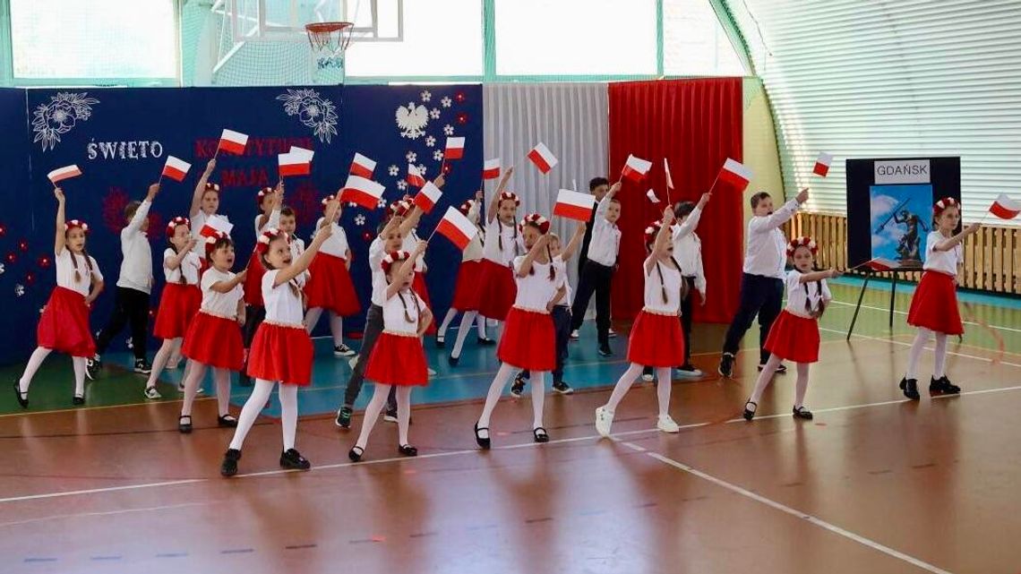 Patriotycznie w Lelkowie. Świętowano rocznicę Konstytucji 3 Maja