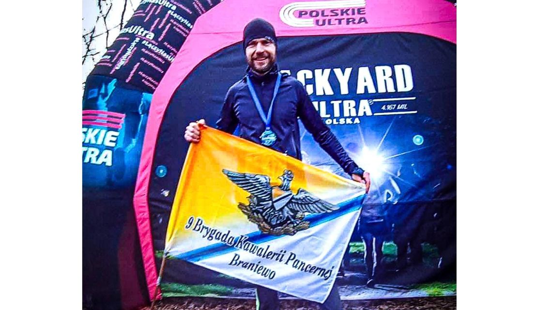 Przebiegł ponad 160 km. Żołnierz z Braniewa wygrał ekstremalny bieg Backyard Ultra