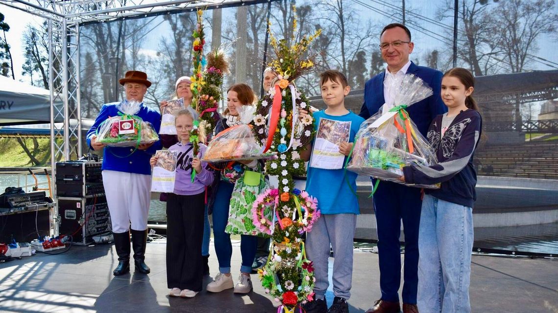 Rodzinna palma wielkanocna. Zostało już mało czasu na jej stworzenie