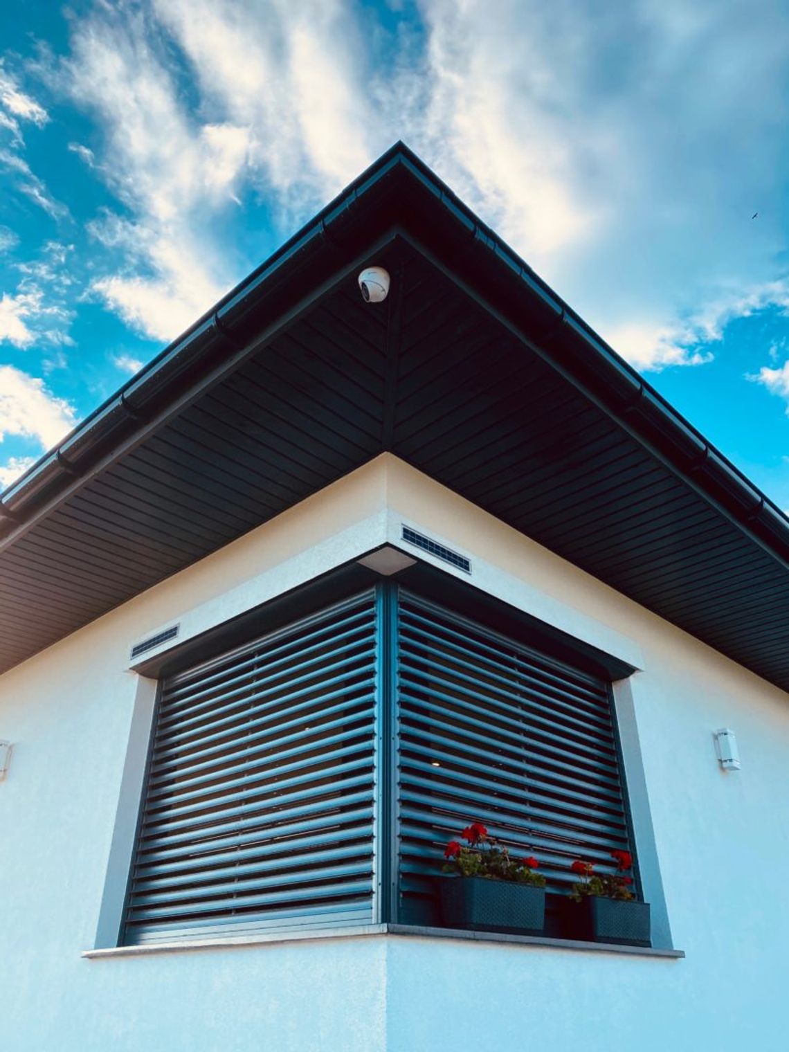 Rolety elewacyjne Olsztyn – komfort, bezpieczeństwo i nowoczesny design dla Twojego domu