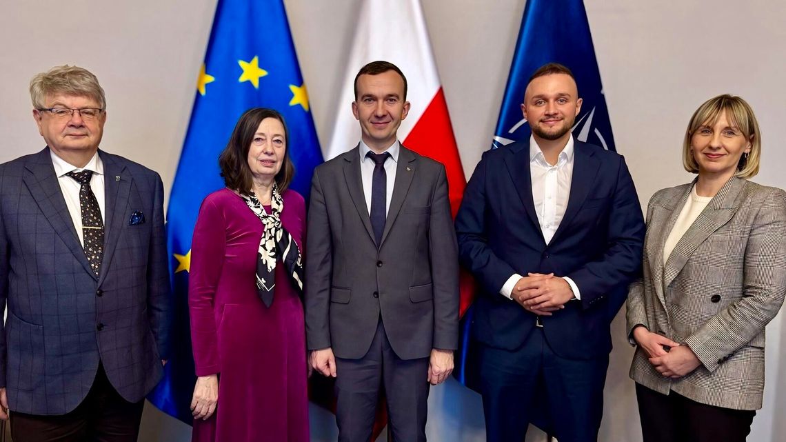 Rozwój, bezpieczeństwo i edukacja. Spotkanie wicewojewody z wójtem gminy Wilczęta