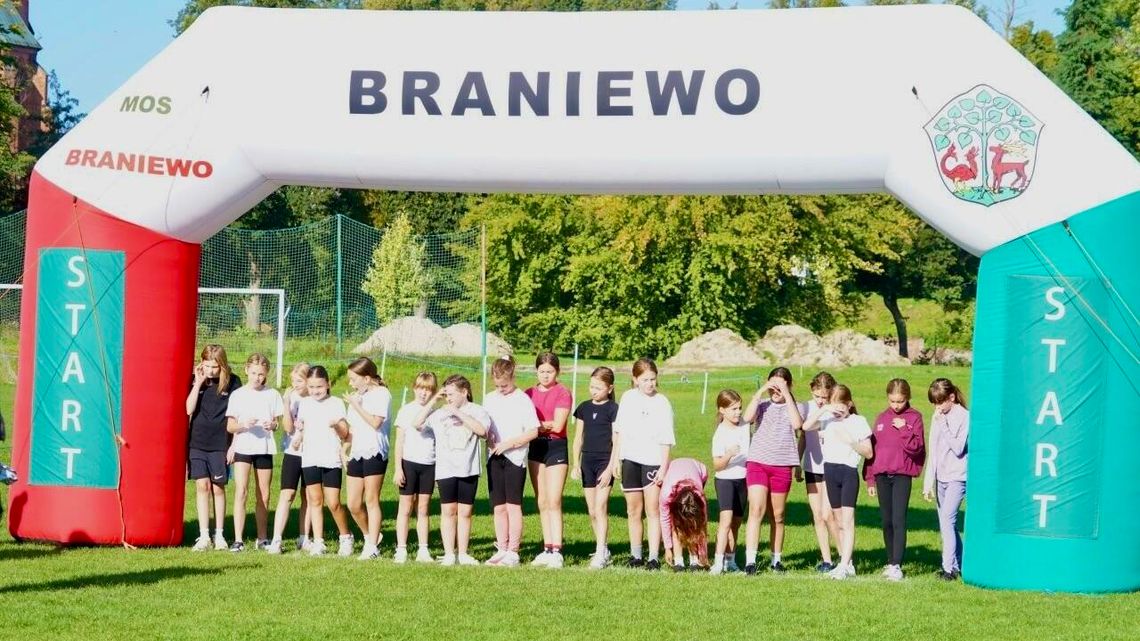 Rywalizowali na boisku i biegali. Sportowa jesień w Braniewie Rywalizowali na boisku i biegali. Sportowa jesień w Braniewie