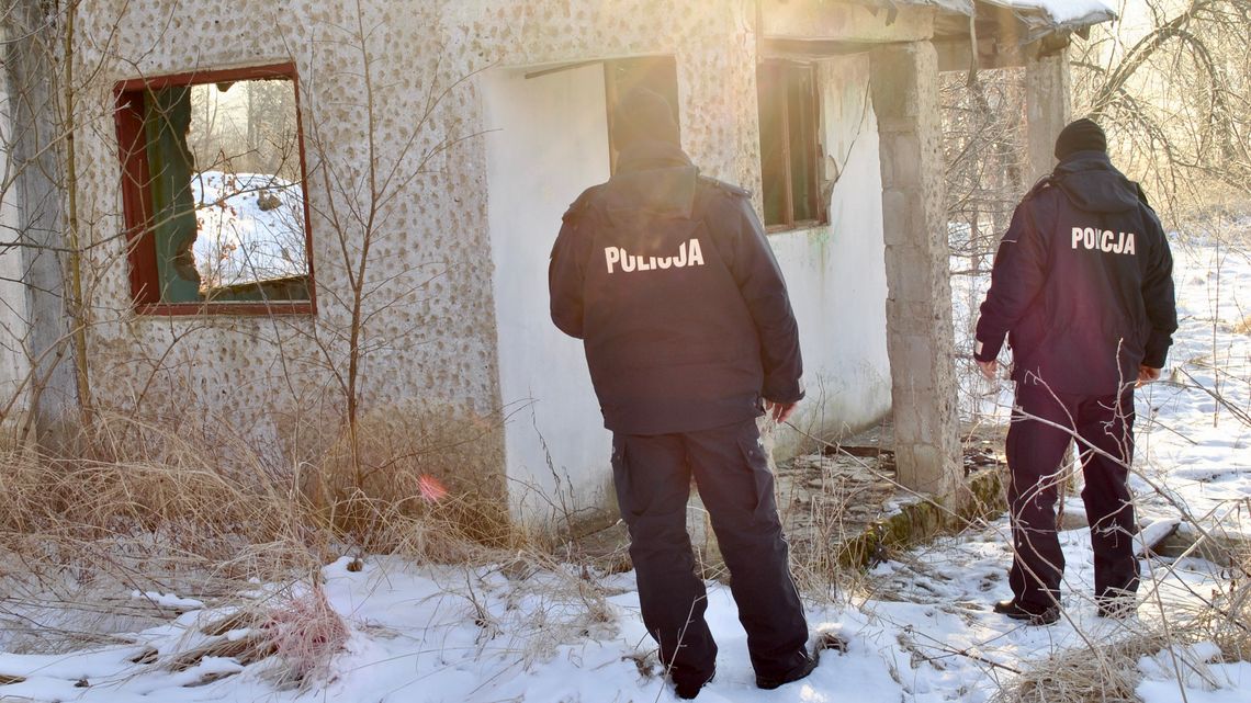 Samotny, bez pomocy rodziny i znajomych. Trafił do noclegowni