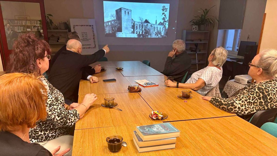 Stare zdjęcia, nowe rozmowy. Spotkanie miłośników fotografii w Braniewie Stare zdjęcia, nowe rozmowy. Spotkanie miłośników fotografii w Braniewie