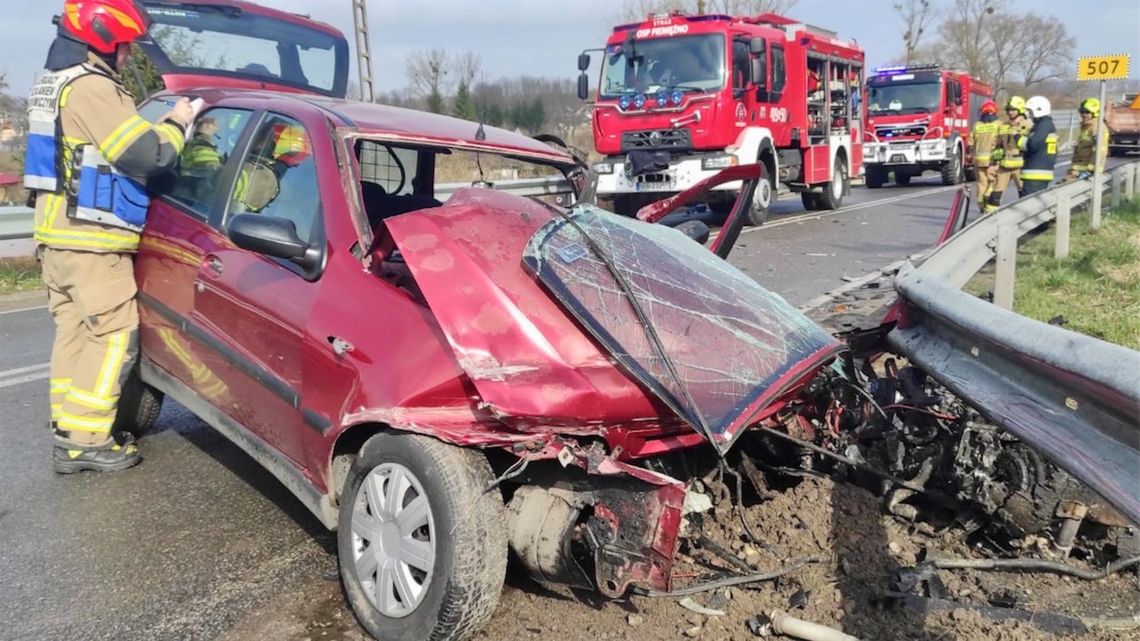 Strażacy: kierująca prawdopodobnie nie zatrzymała się przed znakiem „stop”