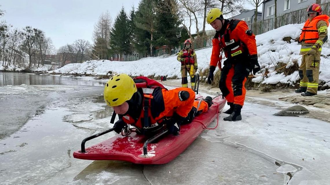 Strażacy na wodzie i na lodzie