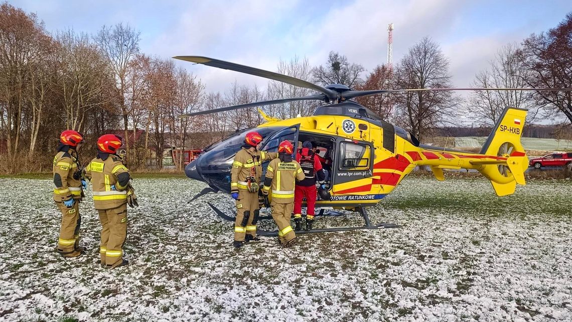 Trzy osoby ranne w wypadku. Na miejscu lądował śmigłowiec LPR Trzy osoby ranne w wypadku. Na miejscu lądował śmigłowiec LPR