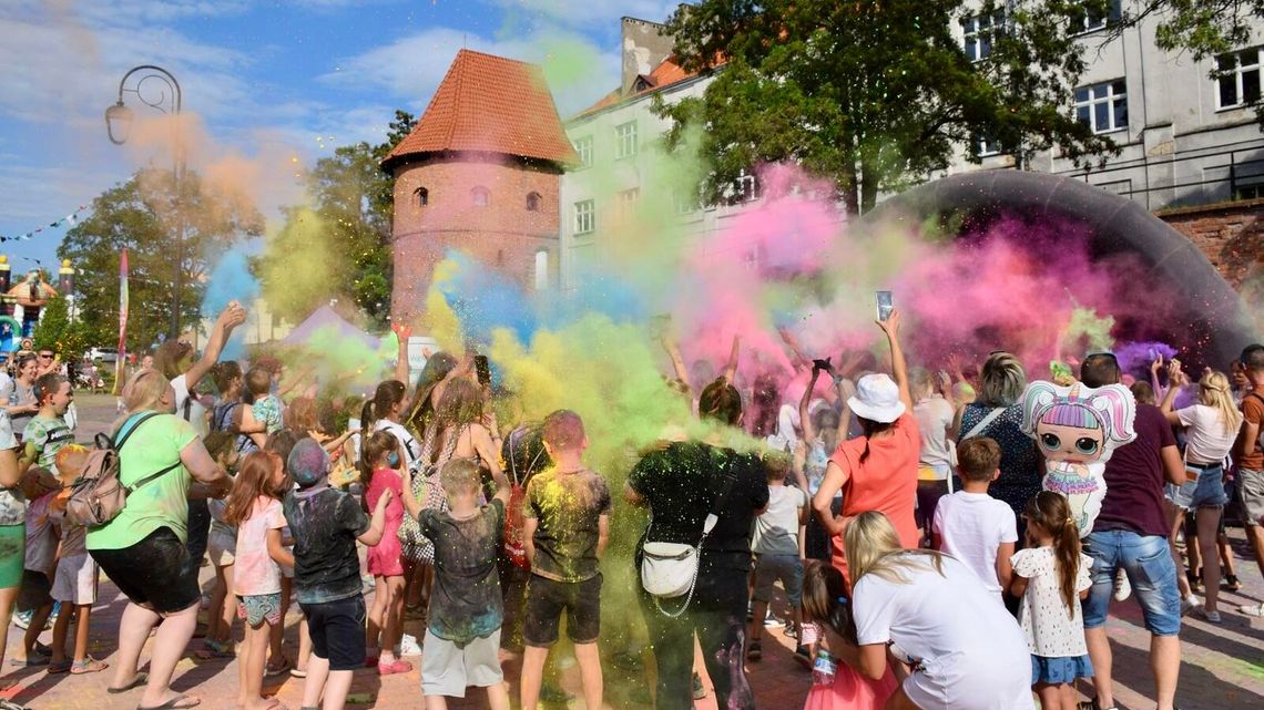 Wakacyjna Strefa Dziecka. Kolorowa zabawa dla najmłodszych w amfiteatrze miejskim