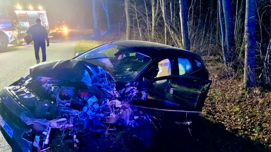 Wypadek na trasie Bemowizna–Szalmia. Jedna osoba trafiła do szpitala Wypadek na trasie Bemowizna–Szalmia. Jedna osoba trafiła do szpitala