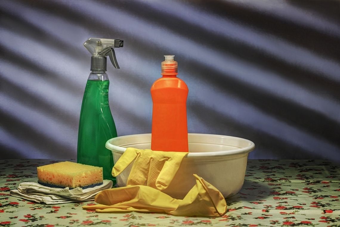 Zadbaj o to, by sprzątając dom nie narażać własnego zdrowia. Stosowane środki czystości mają znaczenie