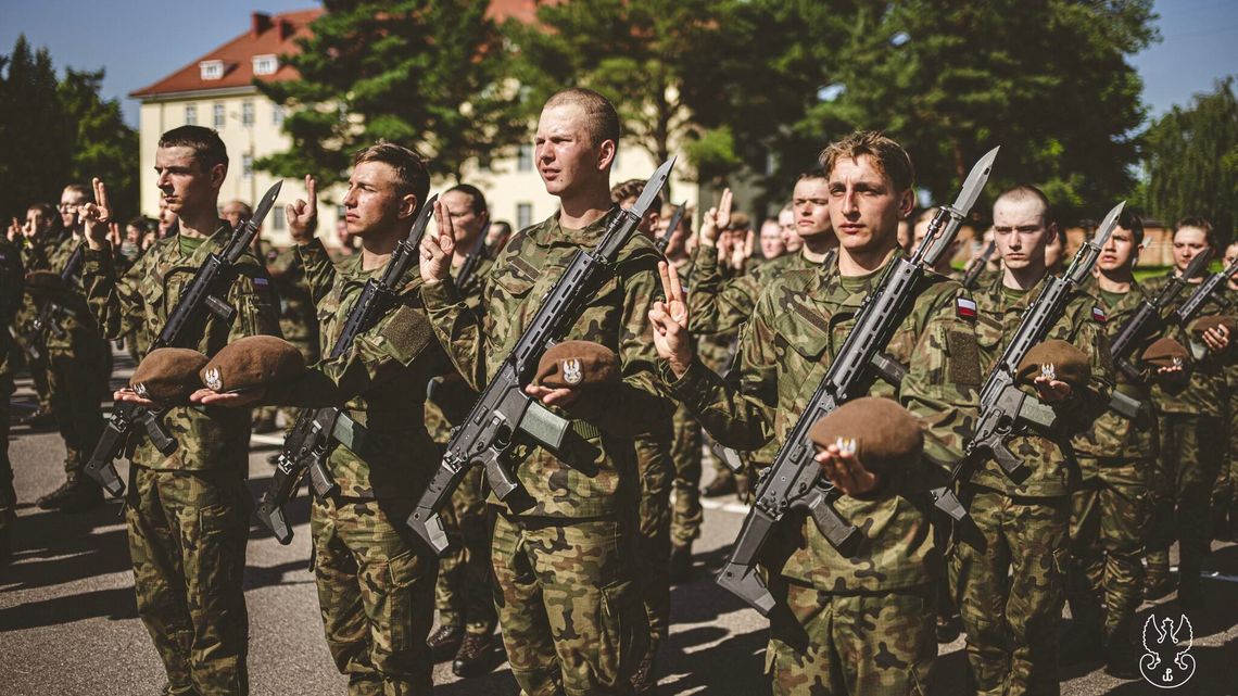 Zaliczyli pętlę, złożyli przysięgę. Nowi terytorialsi rozpoczną służbę w macierzystych batalionach