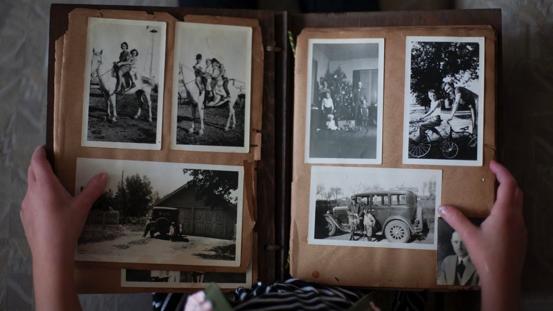 Znów spojrzą na stare fotografie i poznają historię