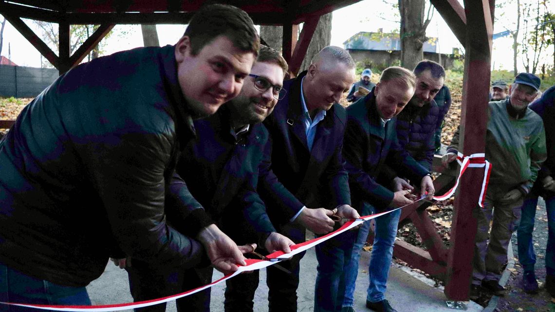 Zrewitalizowany park w Rogitach uroczyście otwarty