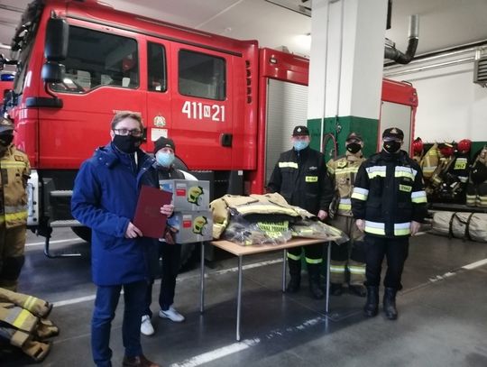 Nowe ubrania bojowe dla strażaków-ochotników