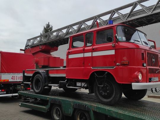 Przekazanie wozów strażackich do Ukrainy