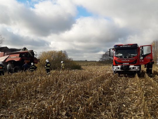 Pożar kombajnu do koszenia kukurydzy