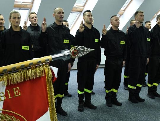 Ślubowanie nowych strażaków