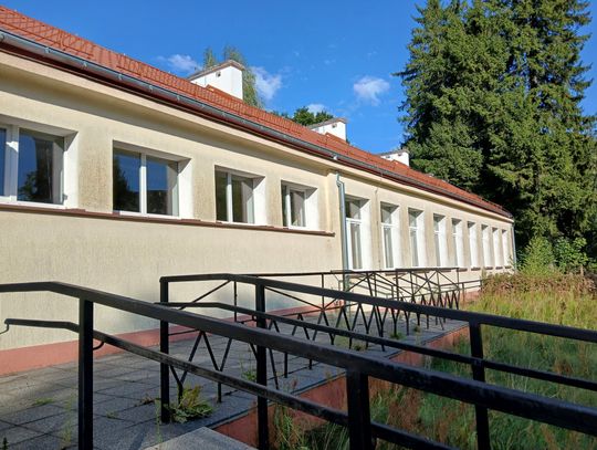 Piotrowiec, szkoła na sprzedaż Piotrowiec, szkoła na sprzedaż