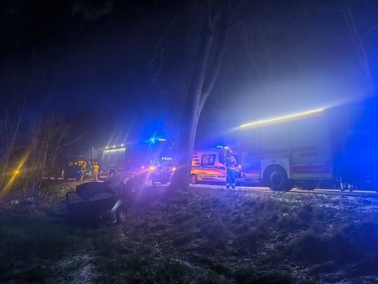 Wypadek, dwie osoby w szpitalu