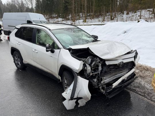 Zderzenie dwóch samochodów