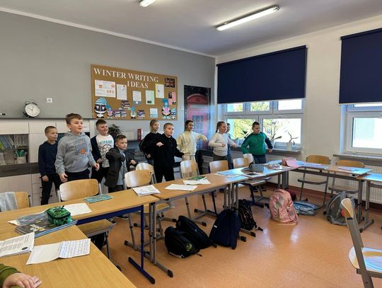 Lekcja z dziećmi z Kenii