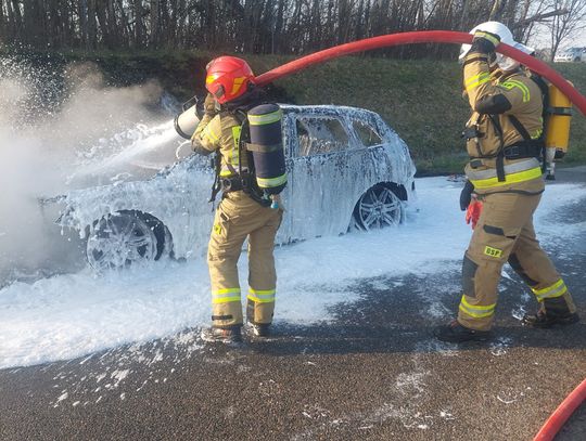 Pożar Audi na drodze S22