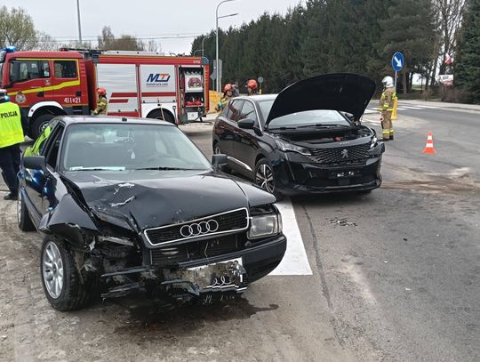 Zderzenie dwóch aut